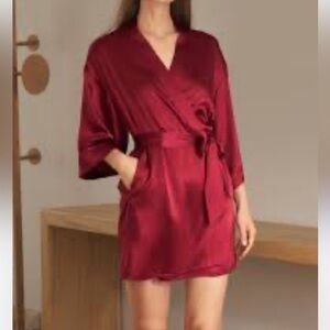 Vintage Marylin Monroe by Warner’s Silk 2 pcs Sleeping Set in Red Wine size M